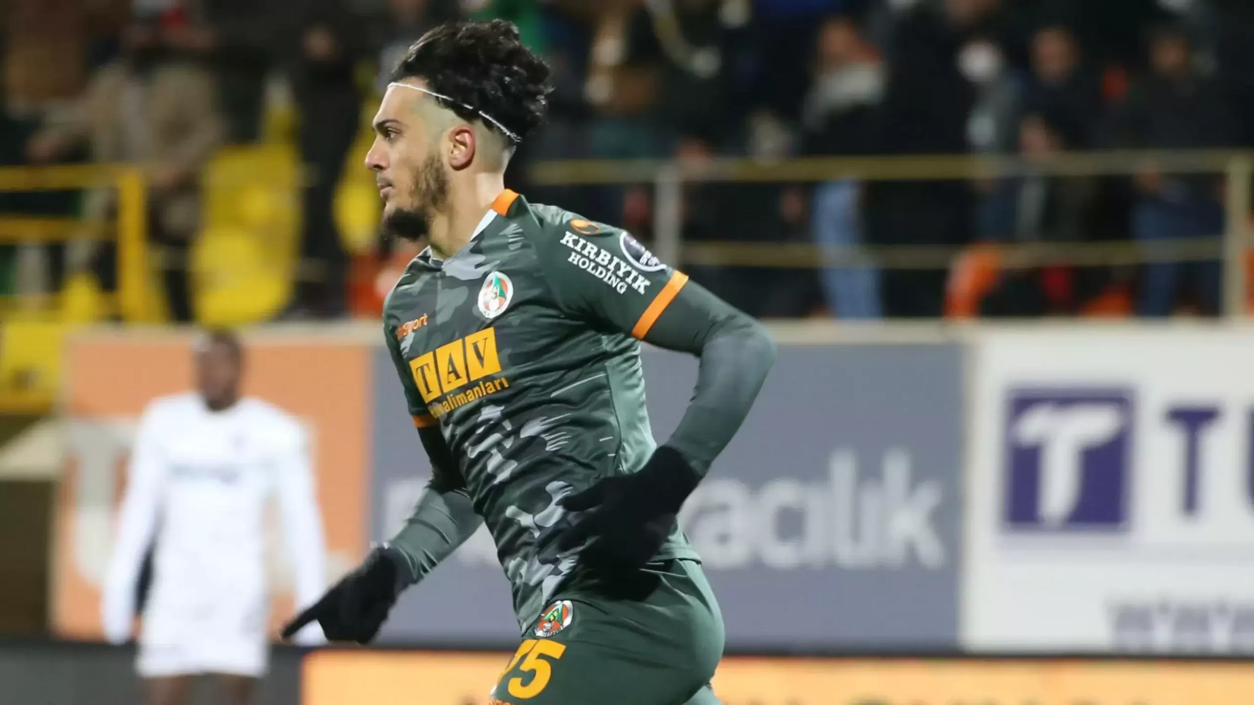 Beşiktaş Tayfur Bingöl'ü Transfer Etti